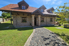 IMG-4d48fdd541783ad5d43d57e463158ea5-V