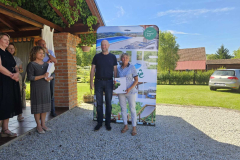 IMG-782dd2b12ba56f6954e1d4678db38266-V