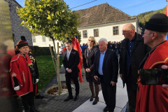 IMG-8120abc8e96fccf9dc7f2a4ec17cb480-V