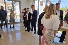 IMG-106e24cb65d159714cec8c458292b900-V