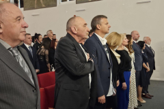 IMG-b99718d0233816db56653f9a032a41a6-V