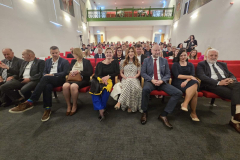 IMG-c183b37f3fd2ec15b13b510e34d9b212-V