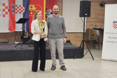IMG-42296e5f0715de6e5470f2c2e7f65f16-V