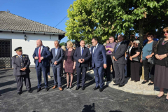 IMG-8fd62b30e7306a39111a3222cce78f90-V-1