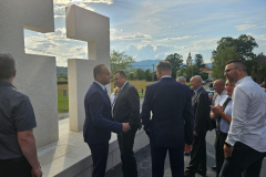 IMG-9a326d17e0eb0d4d611d8e595905f237-V