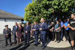 IMG-d8eff7f74d9d4276e5c59eb0983008e4-V