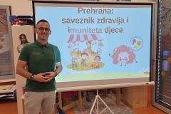 darivanje-novorodenih-i-ucenika-mihovljan-2