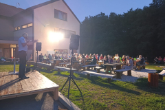 Stand-up-1