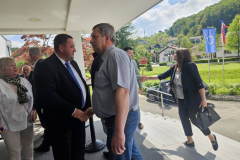 IMG-2aad25cf418001bef04ed0ad096a630e-V