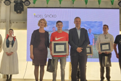 IMG-f2bc20632cdaba9cd0a590fcaeae6dbf-V