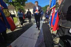 IMG-1303fcd512d89ba9845f183b6ead0f97-V