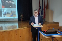 vhzk-uvodni-sat-sikirica-zip