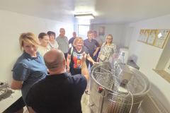 IMG-32d49aee64ddd2b8ab05e2f8f6a0c8e6-V